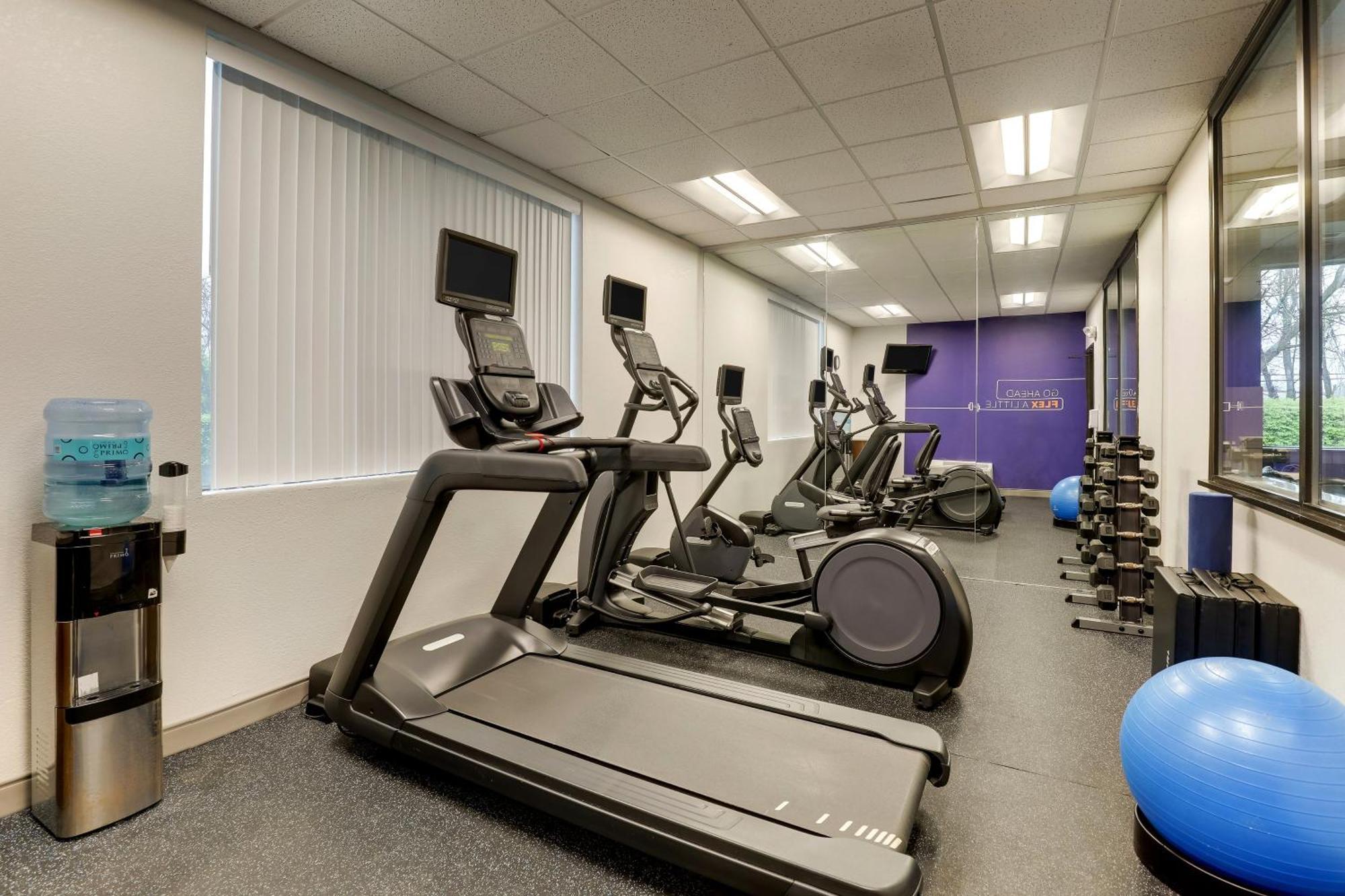 Holiday Inn Express Lexington Southwest Nicholasville By Ihg Buitenkant foto
