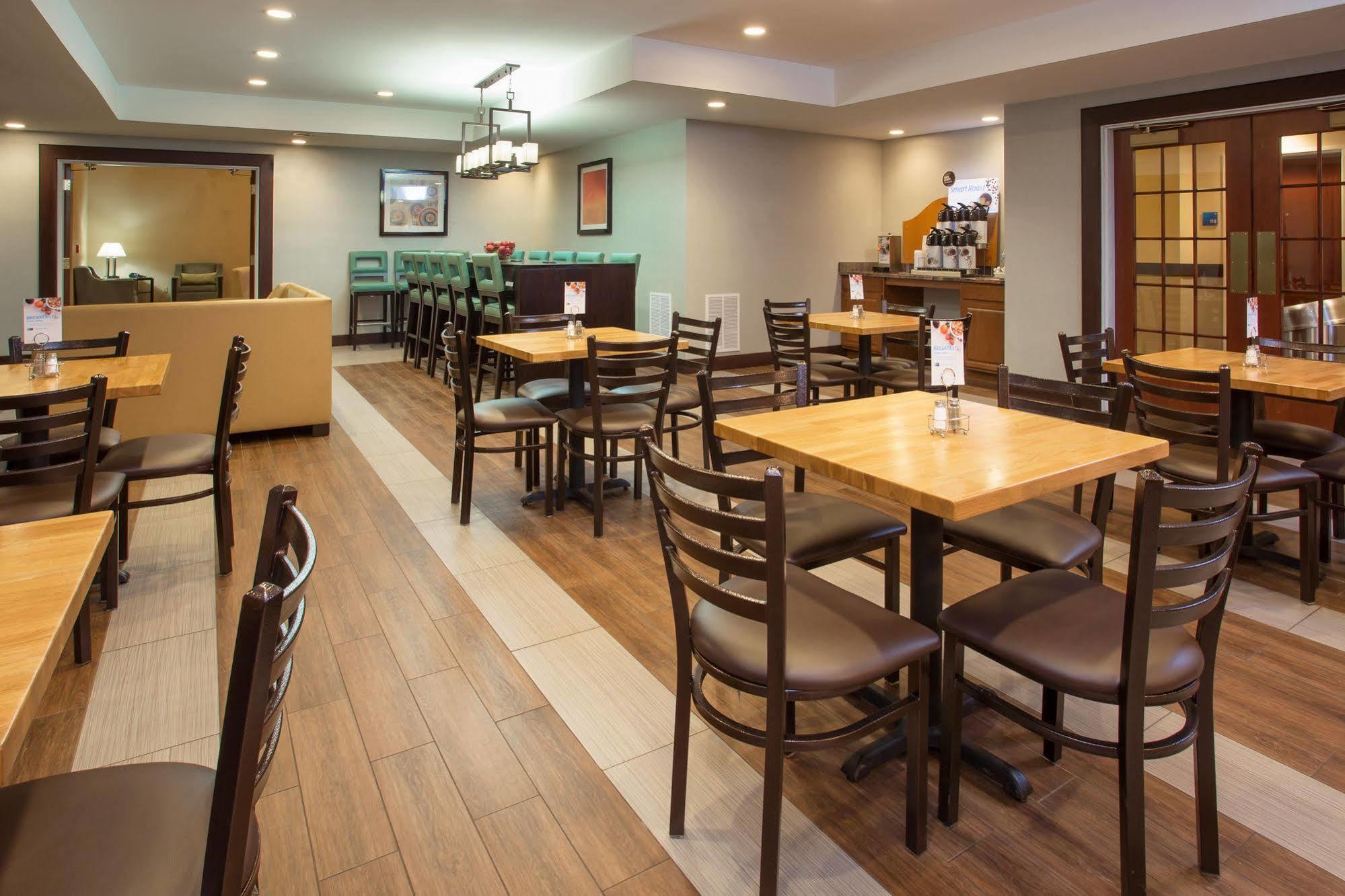 Holiday Inn Express Lexington Southwest Nicholasville By Ihg Buitenkant foto