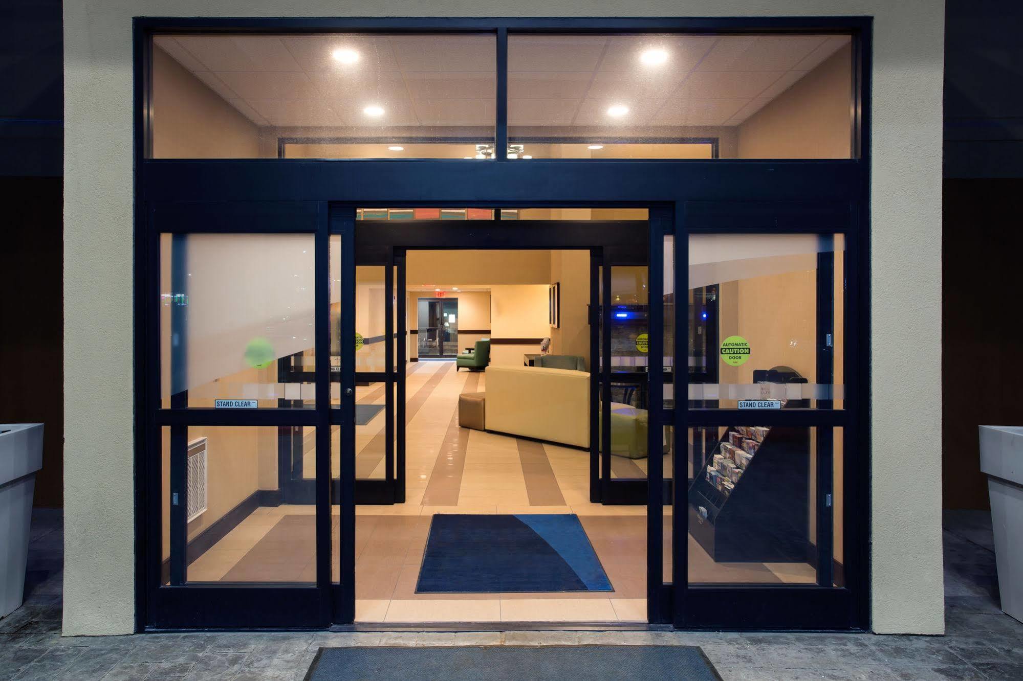 Holiday Inn Express Lexington Southwest Nicholasville By Ihg Buitenkant foto