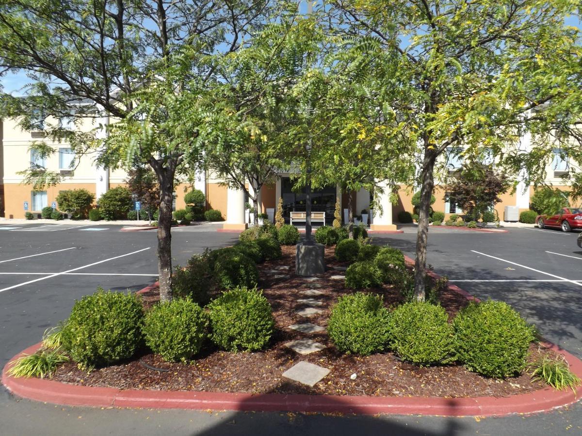 Holiday Inn Express Lexington Southwest Nicholasville By Ihg Buitenkant foto